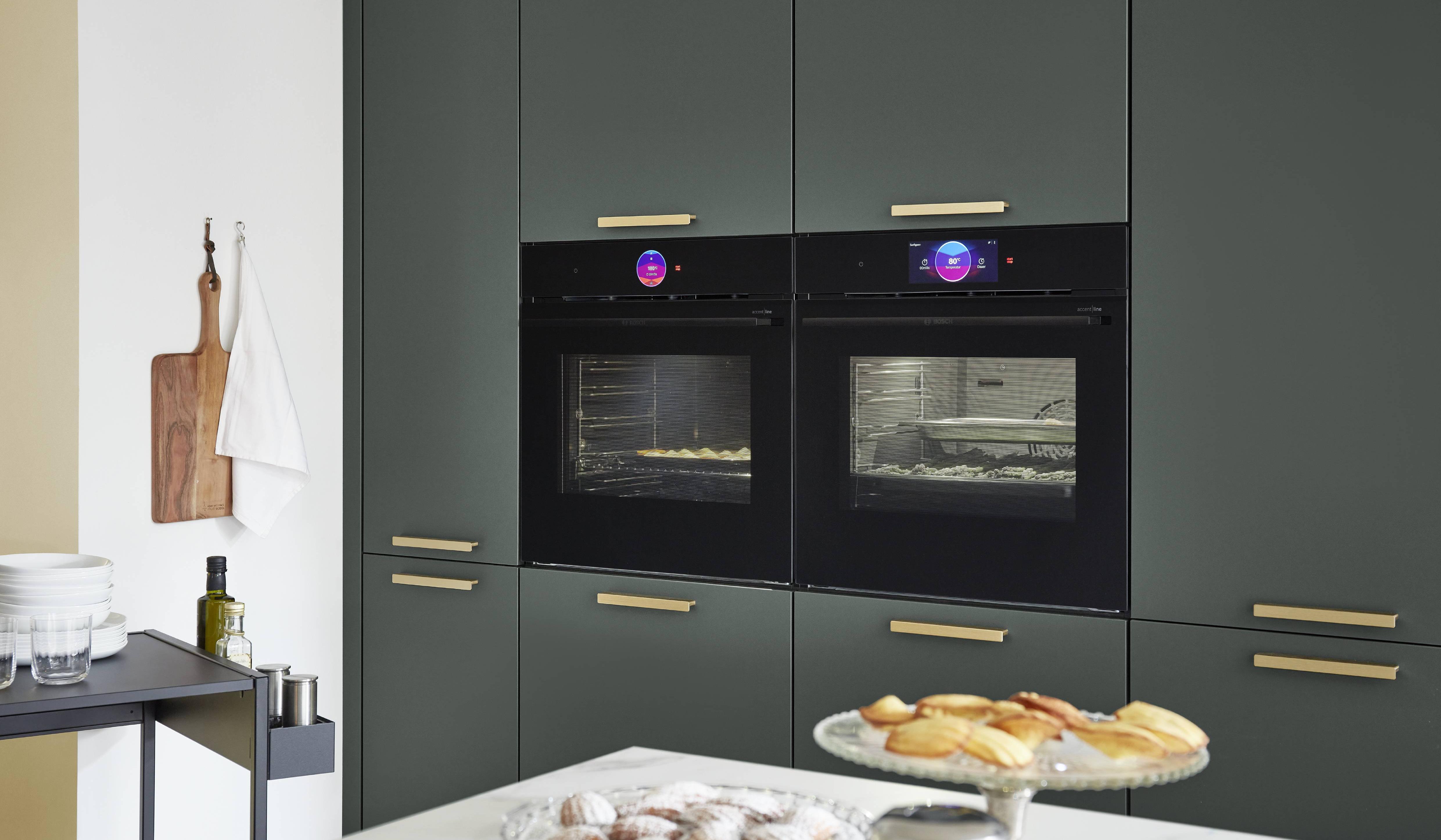 Nobilia Mineralgrün-ultramatt mit BOSCH-Backofen